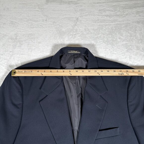 Vintage L.L. Bean Blazer Men Size 42T Blue Golden Buttons 2-Button Sport Coat EU - Picture 2 of 13